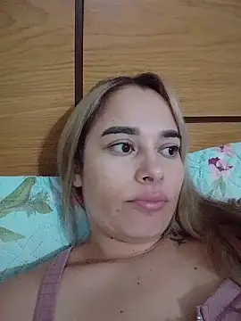Snapshot of Amelia1_ chatting on 06-08-26, 10:43 Amelia1 online show from 06-08-26, 10:43