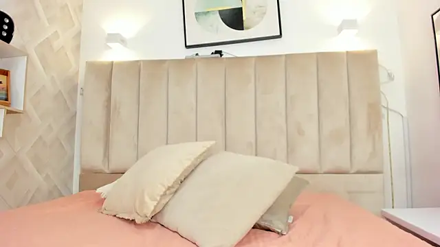 Anniie Queen online show from 02-13-26, 02:07