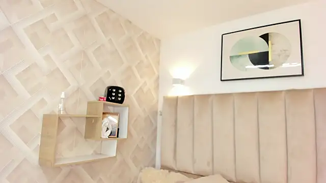 Anniie Queen online show from 04-26-26, 04:10