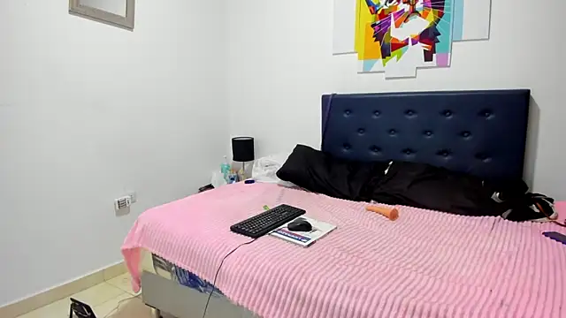 Snapshot of brenda_sofia2 chatting on 10-31-25, 12:50 brenda sofia2 online show from 10-31-25, 12:50