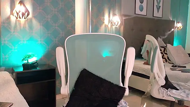 AmbarRoberts  online show from 02-12-26, 02:01