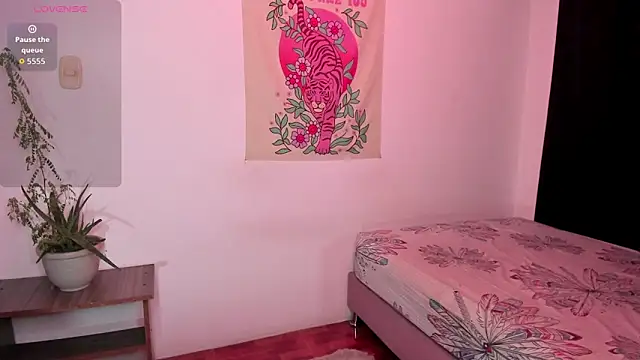 JaneRuss  online show from 10-11-25, 08:46