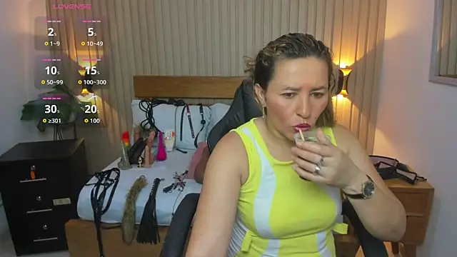 luciana ballesteros  online show from 12-20-25, 12:56