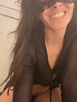 EmySkinny85 online show from 12-22-25, 08:50