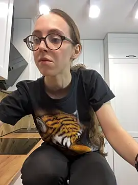 MartiniiSelenna online show from 09-10-25, 05:40