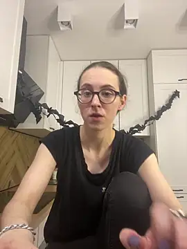 MartiniiSelenna online show from 10-31-25, 06:47