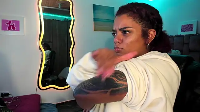 ladyrd1 online show from 01-24-25, 07:41