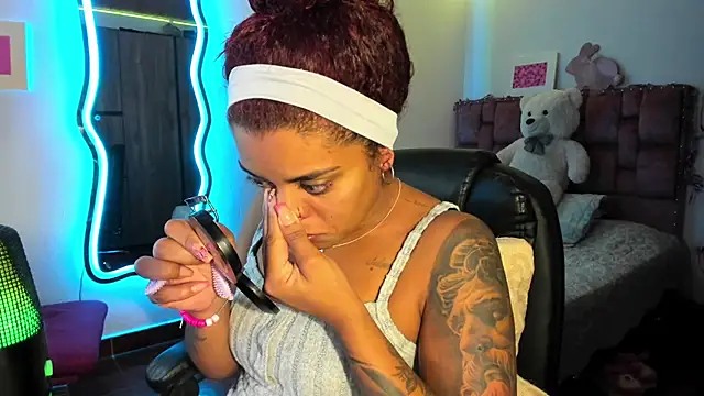 ladyrd1 online show from 01-29-25, 05:30