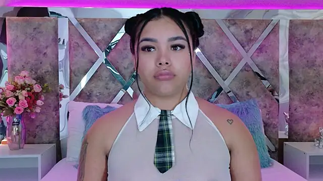 Snapshot of MarianaGarciaa__ chatting on 10-23-25, 07:34 MarianaGarciaa online show from 10-23-25, 07:34