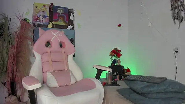 lovely kitt online show from 07-23-26, 01:58