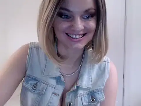 Snapshot of YourSweetJam chatting on 01-24-25, 07:51 YourSweetJam online show from 01-24-25, 07:51