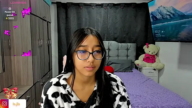 Snapshot of isa_bellaa0 chatting on 01-06-25, 03:09 isa bellaa0 online show from 01-06-25, 03:09