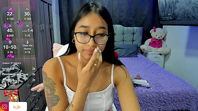 Snapshot of isa_bellaa0 chatting on 01-06-25, 06:14 isa bellaa0 online show from 01-06-25, 06:14