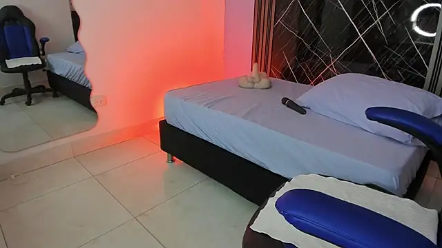 Snapshot of Yelena03 chatting on 11-17-25, 10:15 Yelena03 online show from 11-17-25, 10:15