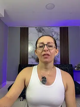 Snapshot of Yelena03 chatting on 07-23-26, 09:24 Yelena03 online show from 07-23-26, 09:24
