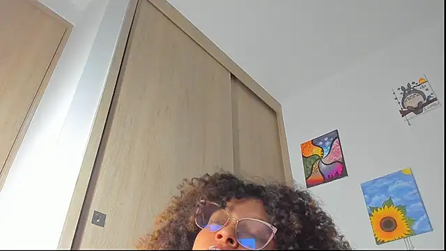 Snapshot of Ada_gales_ chatting on 09-25-25, 02:48 Ada gales  online show from 09-25-25, 02:48