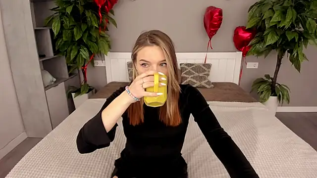 IceDanielles online show from 03-18-25, 05:31