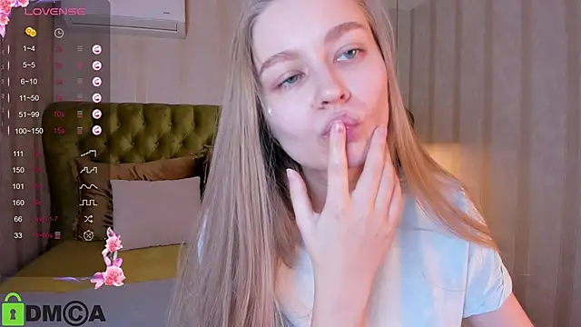 Snapshot of Polumna_cute chatting on 01-01-25, 01:48 Polumna cute online show from 01-01-25, 01:48