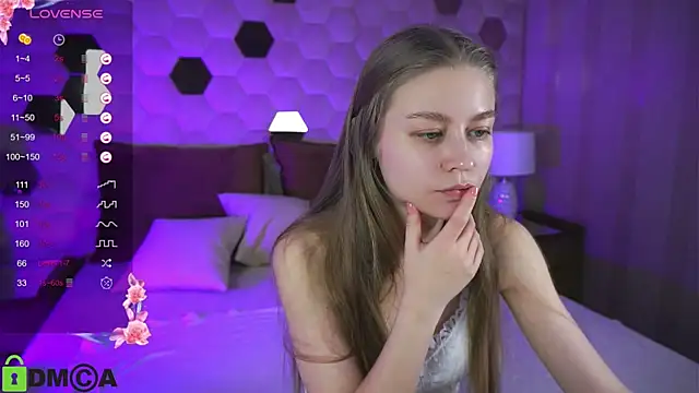 Snapshot of Polumna_cute chatting on 01-25-25, 12:37 Polumna cute online show from 01-25-25, 12:37