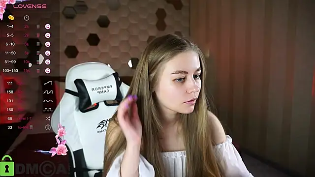 Snapshot of Polumna_cute chatting on 02-20-25, 02:13 Polumna cute online show from 02-20-25, 02:13