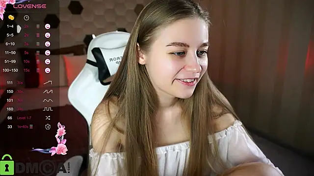 Snapshot of Polumna_cute chatting on 02-21-25, 01:55 Polumna cute online show from 02-21-25, 01:55