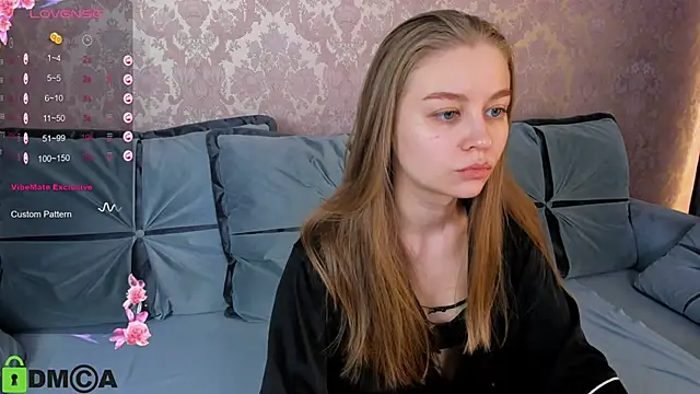 Snapshot of Polumna_cute chatting on 03-18-25, 09:09 Polumna cute online show from 03-18-25, 09:09