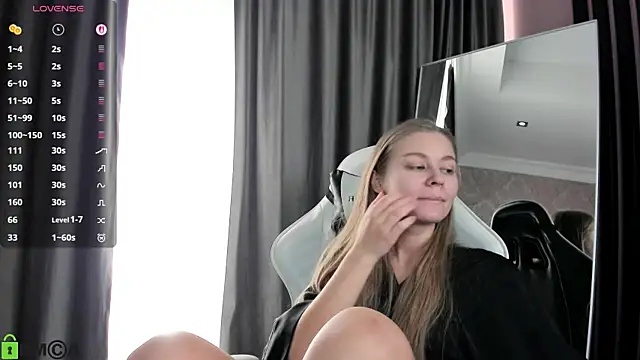 Polumna cute online show from 12-21-25, 09:16