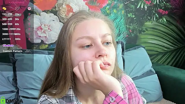 Polumna cute online show from 04-24-26, 09:56