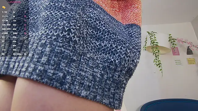 Snapshot of Bella-Franco chatting on 03-11-25, 03:12 Bella-Franco online show from 03-11-25, 03:12