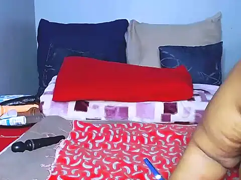 Snapshot of fatafricanqueen chatting on 09-13-25, 07:41 fatafricanqueen online show from 09-13-25, 07:41