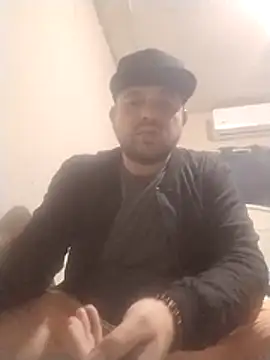 Snapshot of JulianInter08 chatting on 03-16-26, 07:12 JulianInter08 online show from 03-16-26, 07:12