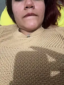 Snapshot of ZUCAAT chatting on 03-01-25, 04:37 ZUCAAT online show from 03-01-25, 04:37