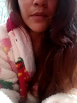 Snapshot of ZUCAAT chatting on 10-27-25, 06:06 ZUCAAT online show from 10-27-25, 06:06