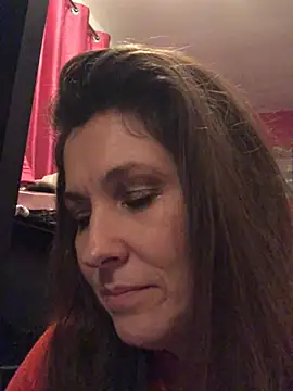 Snapshot of Lwhite1 chatting on 01-04-25, 12:05 Lwhite1 online show from 01-04-25, 12:05