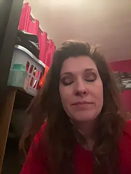 Snapshot of Lwhite1 chatting on 02-10-25, 11:45 Lwhite1 online show from 02-10-25, 11:45