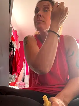 Snapshot of Lwhite1 chatting on 09-08-25, 04:06 Lwhite1 online show from 09-08-25, 04:06