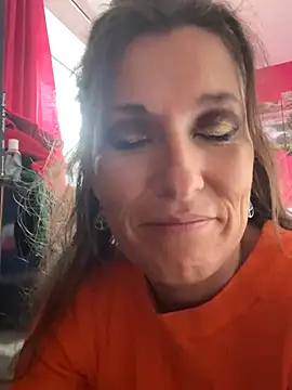 Snapshot of Lwhite1 chatting on 10-08-25, 03:42 Lwhite1 online show from 10-08-25, 03:42