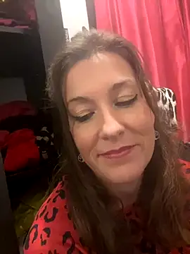 Snapshot of Lwhite1 chatting on 10-18-25, 09:59 Lwhite1 online show from 10-18-25, 09:59