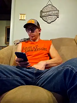 Snapshot of REDHAMMER_ chatting on 03-05-26, 10:17 REDHAMMER online show from 03-05-26, 10:17