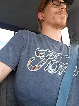 Snapshot of REDHAMMER_ chatting on 03-24-26, 08:14 REDHAMMER online show from 03-24-26, 08:14