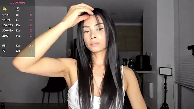 AnaHenao online show from 11-29-25, 11:41