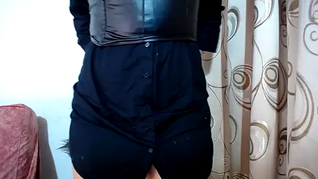 Snapshot of merlinaadams_ chatting on 03-08-25, 06:26 merlinaadams  online show from 03-08-25, 06:26