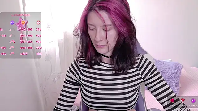 Snapshot of sunshine_girl9 chatting on 05-25-26, 08:59 sunshine girl9 online show from 05-25-26, 08:59