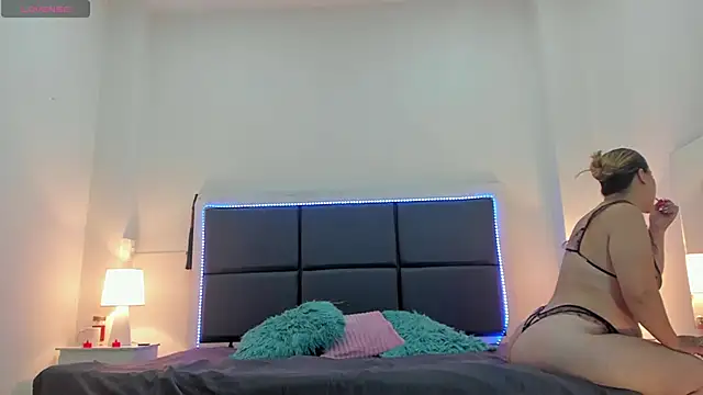 Aslhyn Gomez online show from 10-23-25, 06:28