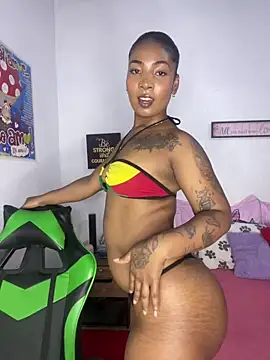 Snapshot of alissonjhonson chatting on 05-17-26, 02:53 alissonjhonson online show from 05-17-26, 02:53