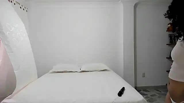 Snapshot of avellanatammy chatting on 12-13-24, 09:09 avellanatammy online show from 12-13-24, 09:09