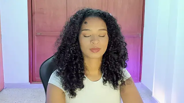 Snapshot of avellanatammy chatting on 01-08-25, 10:06 avellanatammy online show from 01-08-25, 10:06