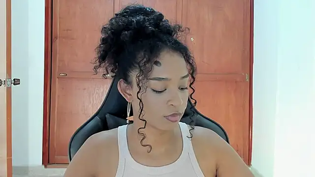 Snapshot of avellanatammy chatting on 01-10-25, 09:53 avellanatammy online show from 01-10-25, 09:53