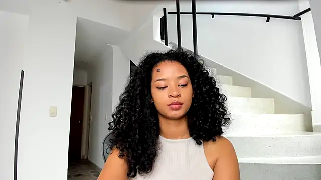 Snapshot of avellanatammy chatting on 01-31-25, 01:34 avellanatammy online show from 01-31-25, 01:34