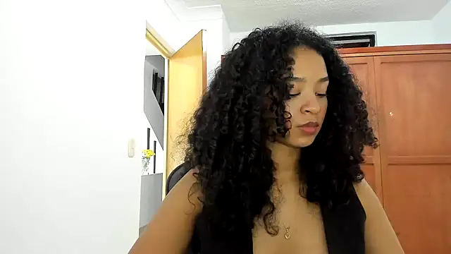 Snapshot of avellanatammy chatting on 02-16-25, 01:58 avellanatammy online show from 02-16-25, 01:58